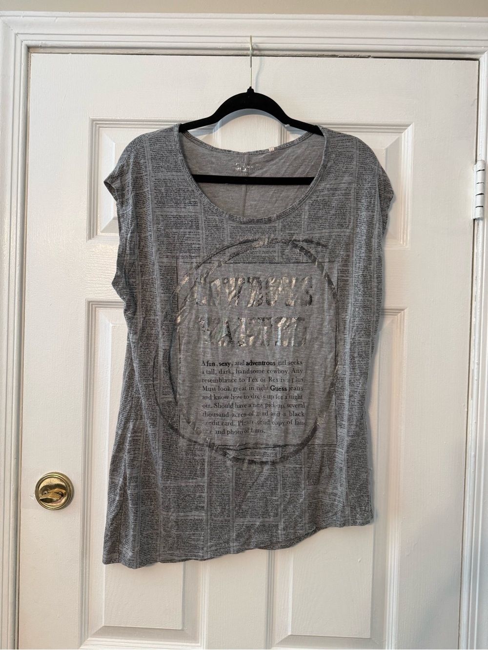 Guess Grey Scoop-Neck Short Sleeve Graphic Tee